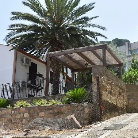 شقة Dolce تْشيفالو