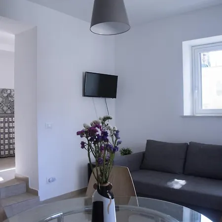 Dolce Apartment *